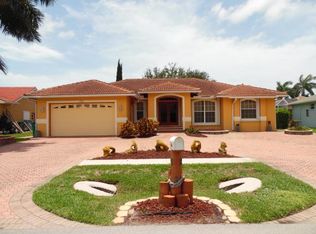 132 Cyrus St, Marco Island, FL 34145