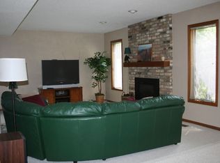 3710 Vinewood Ln N, Plymouth, MN 55441