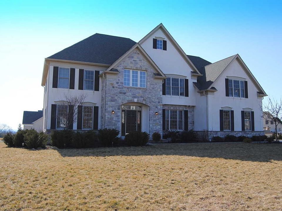 Wonderful Waterforde Classic on .7 Acre