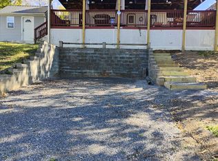 39 & 40 Hot Dog Rd, Falling Waters, WV 25419