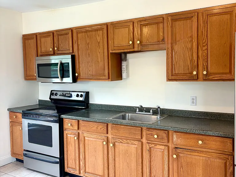 2 Morris Ave #203 — Photo 6