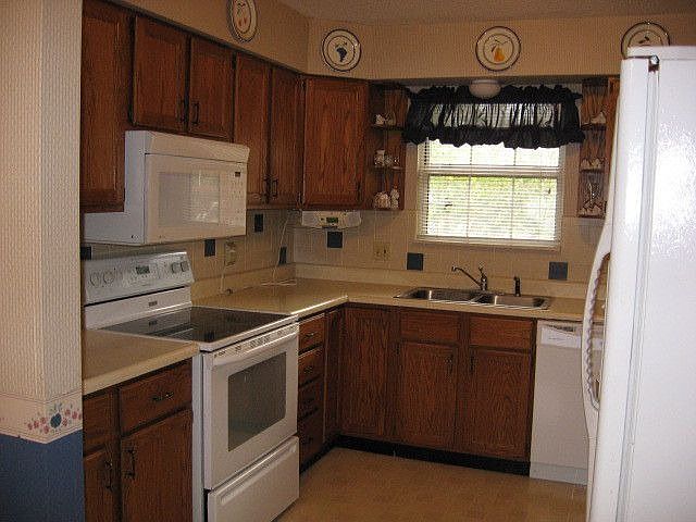 2nd image of 12 Olivia Ln