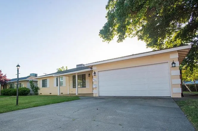 7407 Camellia Ln — Photo 11