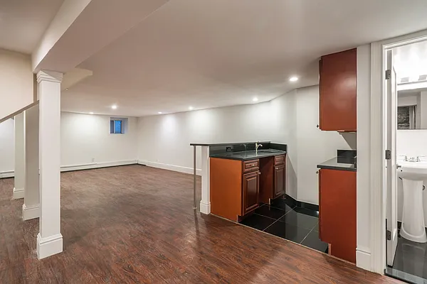 Rented by Compass | media 50