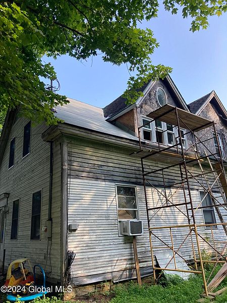 5th image of 3098 Broad Street