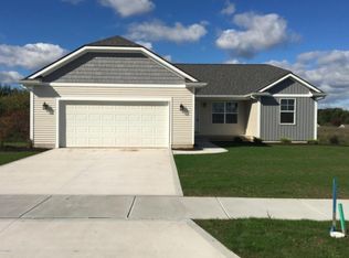461 Seneca Ridge Dr, Middleville, MI 49333