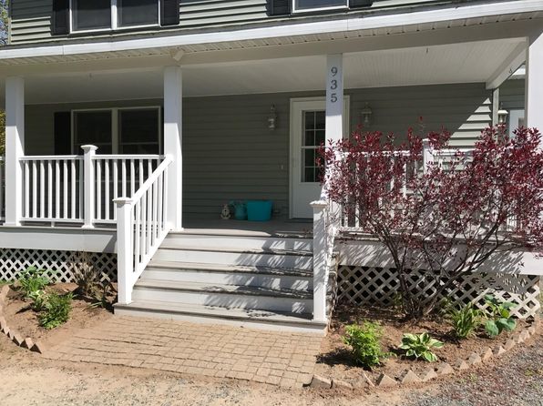 935 E 6th St, Pentwater, MI 49449