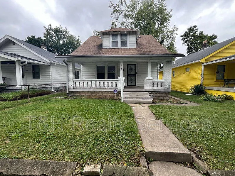 1321 N Warman Ave