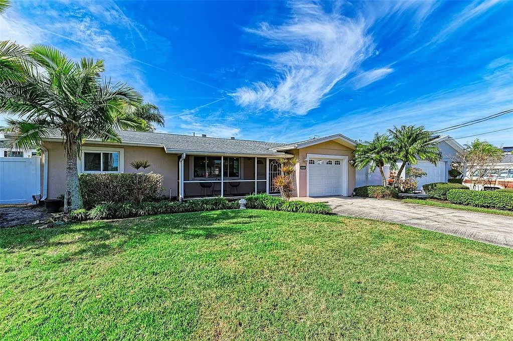 2 bed, 1.5 bath, 1588 sqft, $3,250 — Photo 1