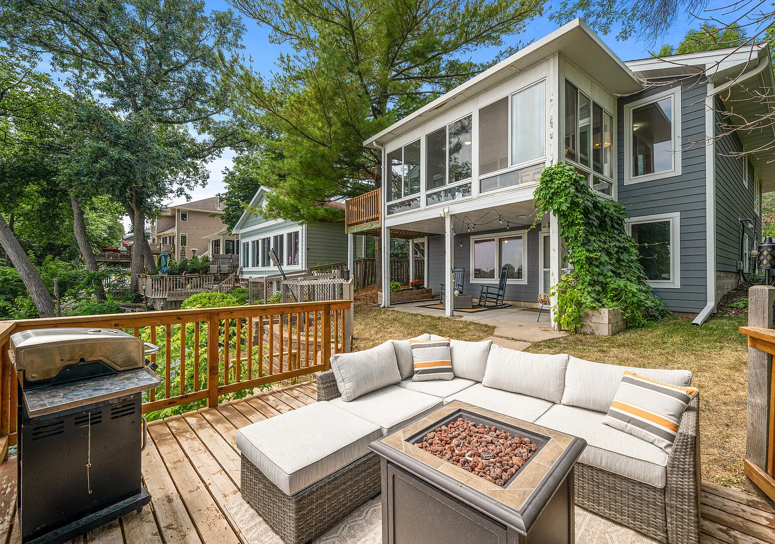 Medicine Lake Home with Deeded Lake Access, Chef's Kitchen & Views — Photo 3
