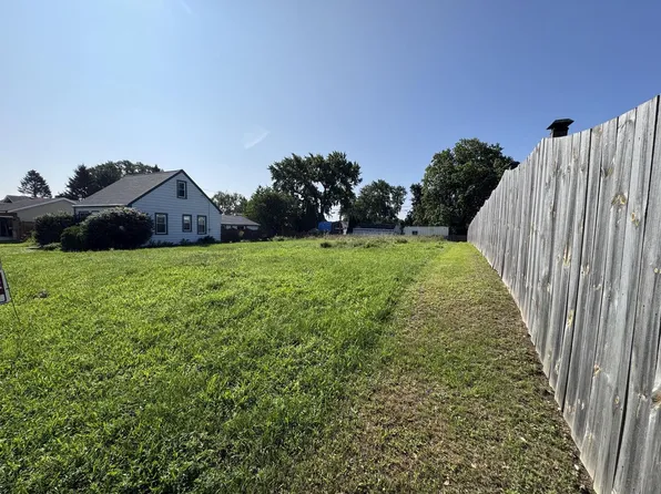 3323 W RAMSEY AVENUE, Greenfield, WI 53221
