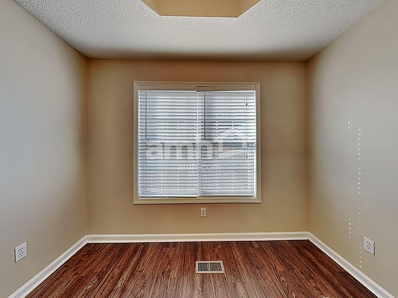 5th image of 276 Tanglewood Dr