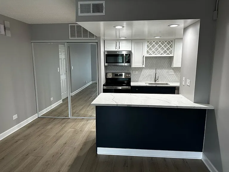 Royal Grove Apartments — Photo 19