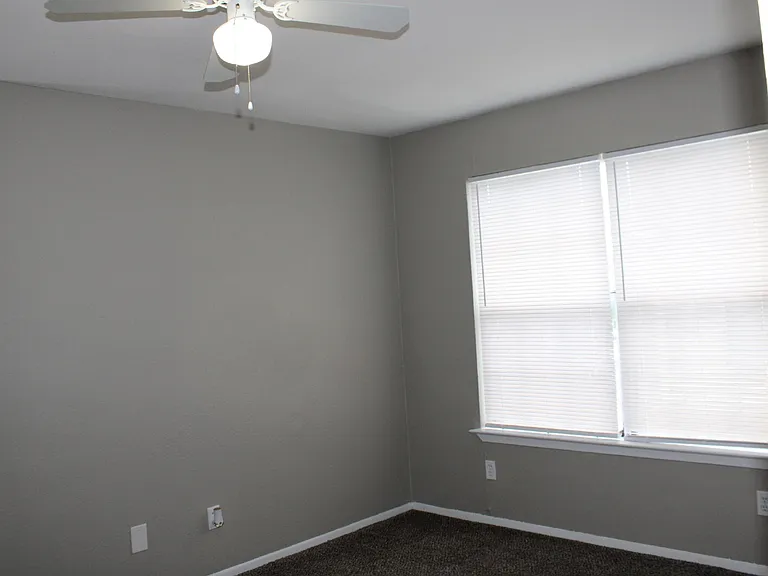 528 Glen Cove St — Photo 13