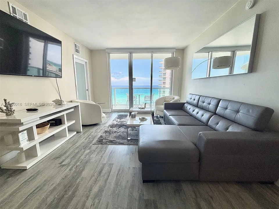 3901 S Ocean Dr #10L