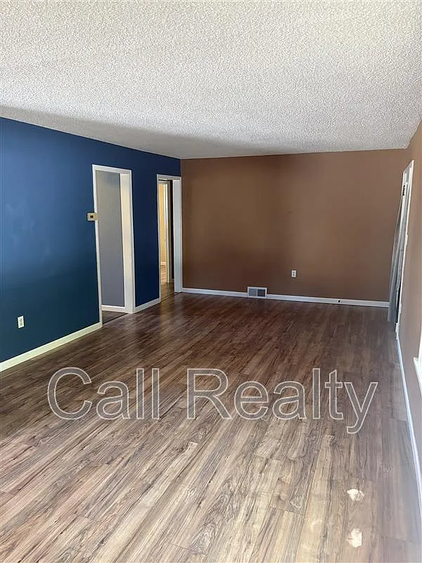 3 bed, 2.0 bath, 1232 sqft, $1,995 — Photo 4