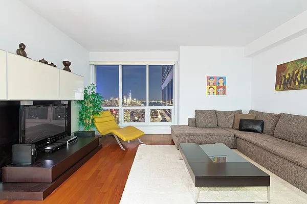 Rented by Compass | media 22