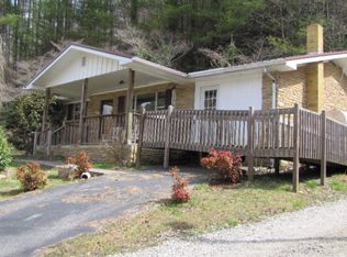 750 Hydetown Rd, Robbinsville, NC 28771