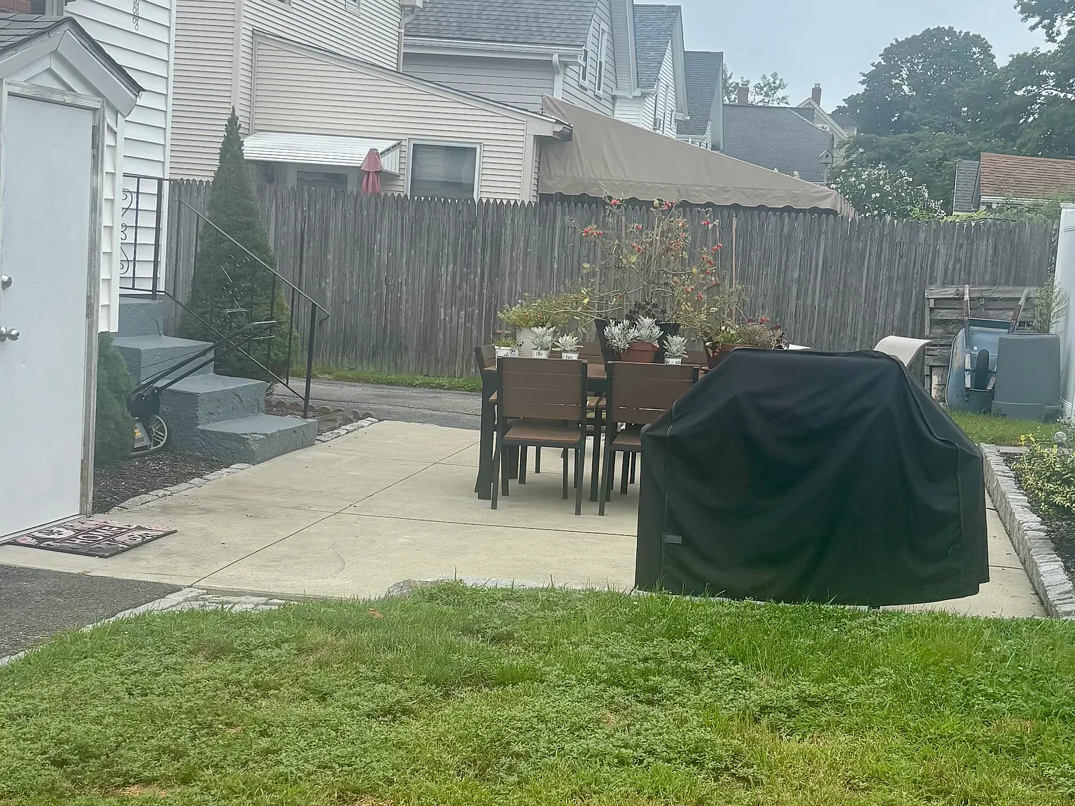 3 bed, 2.5 bath, 1326 sqft, $3,100 — Photo 2