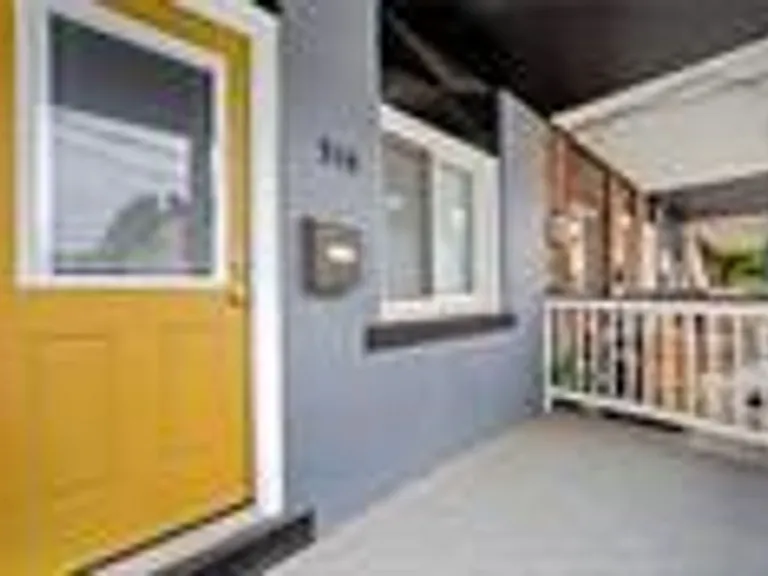 516 Borland St — Photo 2