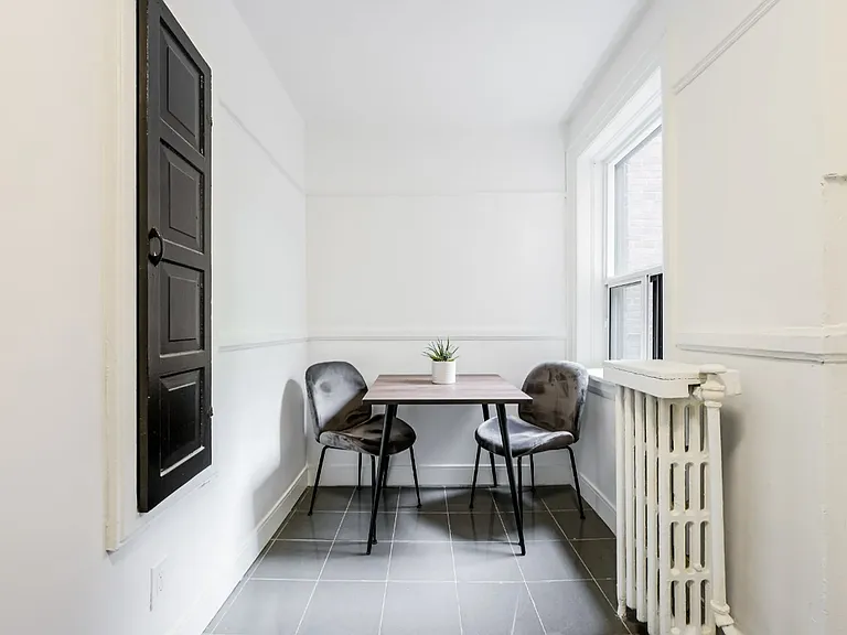 210 Wychwood Ave #10 — Photo 4
