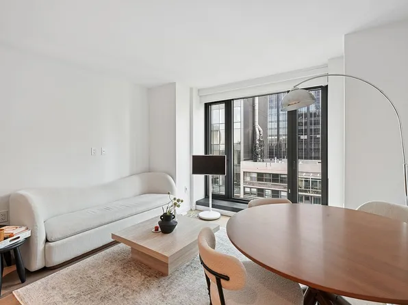 111 W 56th St #34E, New York, NY 10019