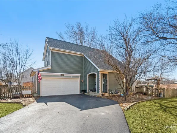 10 Farmington Ct, Lake In The Hills, IL 60156