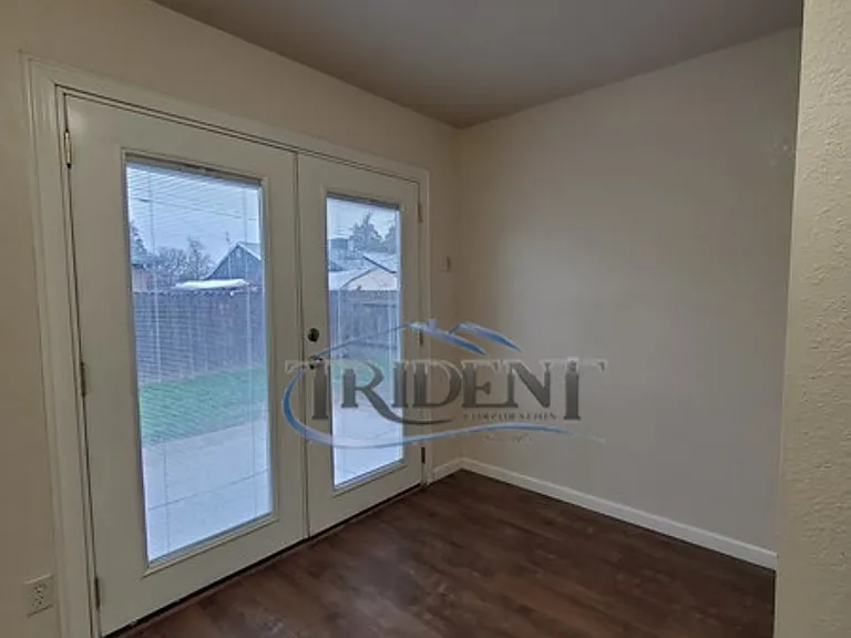 2127 Sicard St — Photo 12