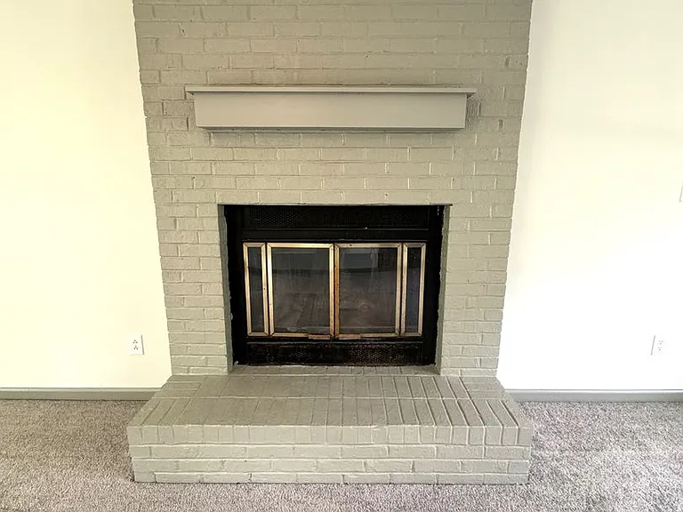 833 Mill River Rd — Photo 3
