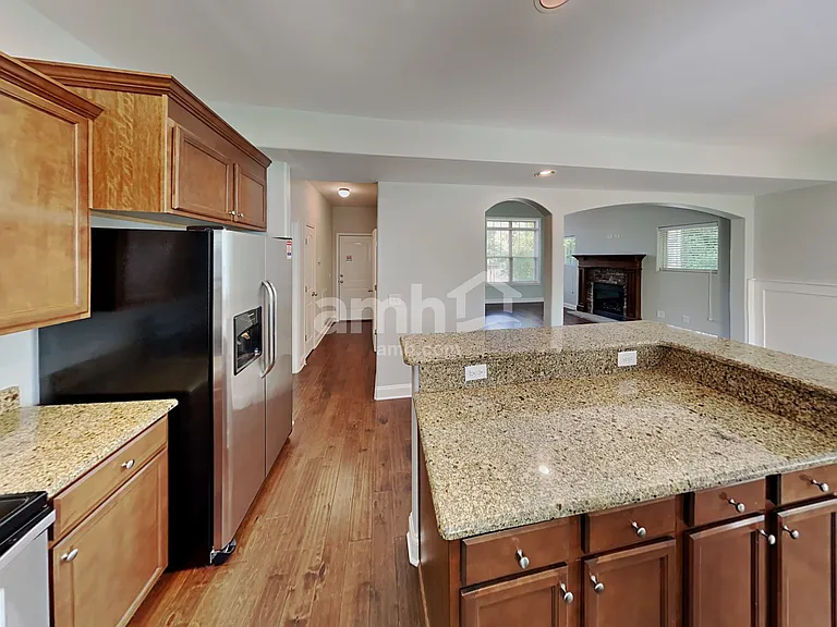 975 Legacy Park Rd — Photo 3