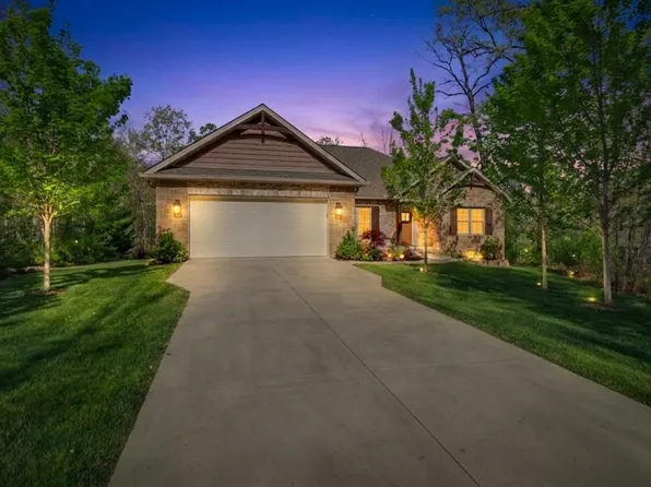 107 E Charles Pl, Crossville, TN 38558