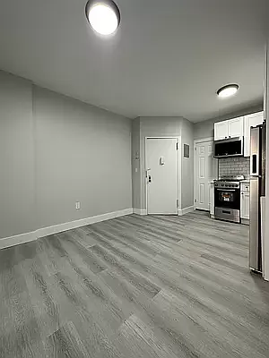 Rented by Peter R. Hungerford, LREB | media 15