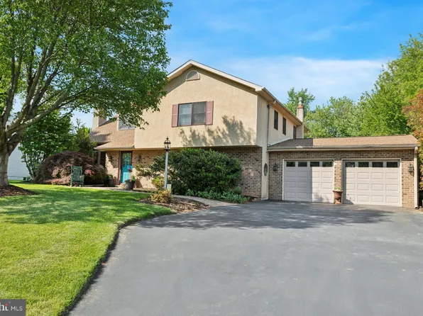 1332 Barton Dr, Fort Washington, PA 19034