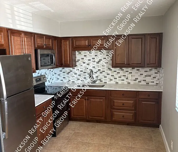 1978 E Don Carlos Ave #B — Photo 2
