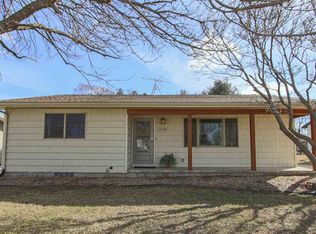 1233 Wren Rd, Waterloo, IA 50701