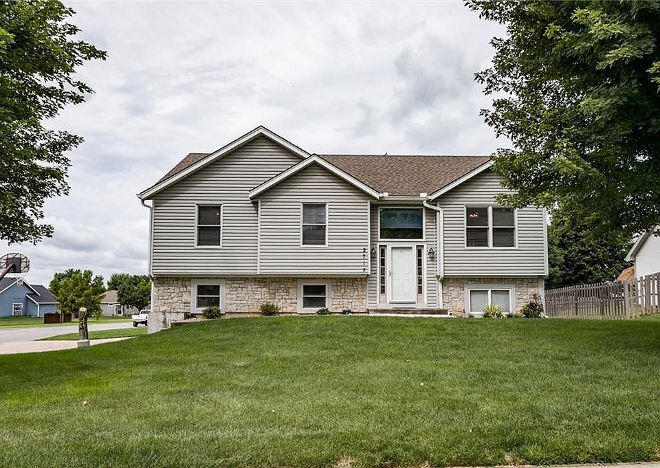 1st image of 2715 Stratton Dr