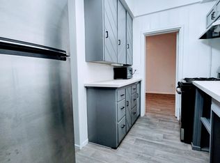 880 High Rd #C, Crestline, CA 92325