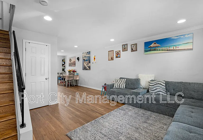 944 Dalton Ave — Photo 5