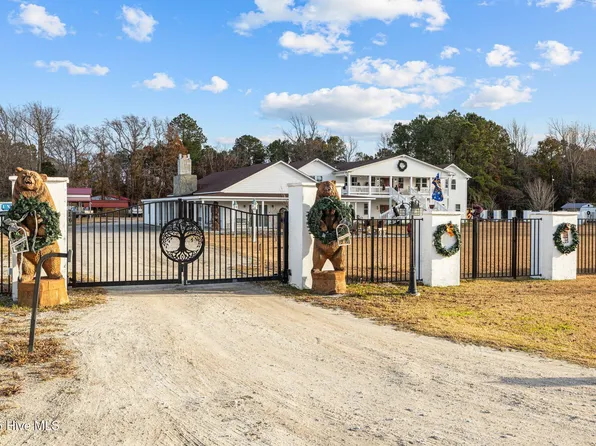 490 Whitehouse Fork Road, Peletier, NC 28584