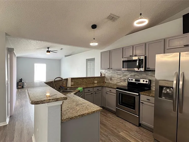 485 Martigues Dr — Photo 11