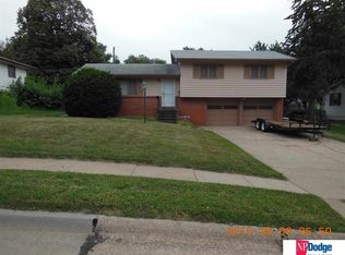 107 Hillside Dr, Bellevue, NE 68005