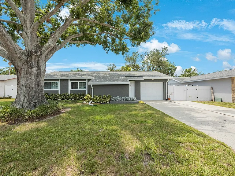 8214 Denise Dr — Photo 32