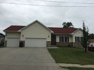 990 Frederick Ave, Des Moines, IA 50315
