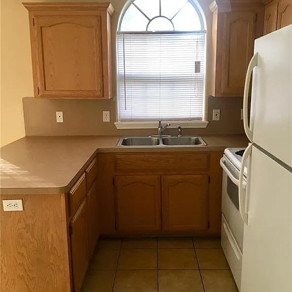 812 N Cross Ln #4 — Photo 9