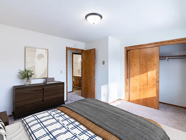 Fargo, ND Carr Apartments | 11A | Bedroom