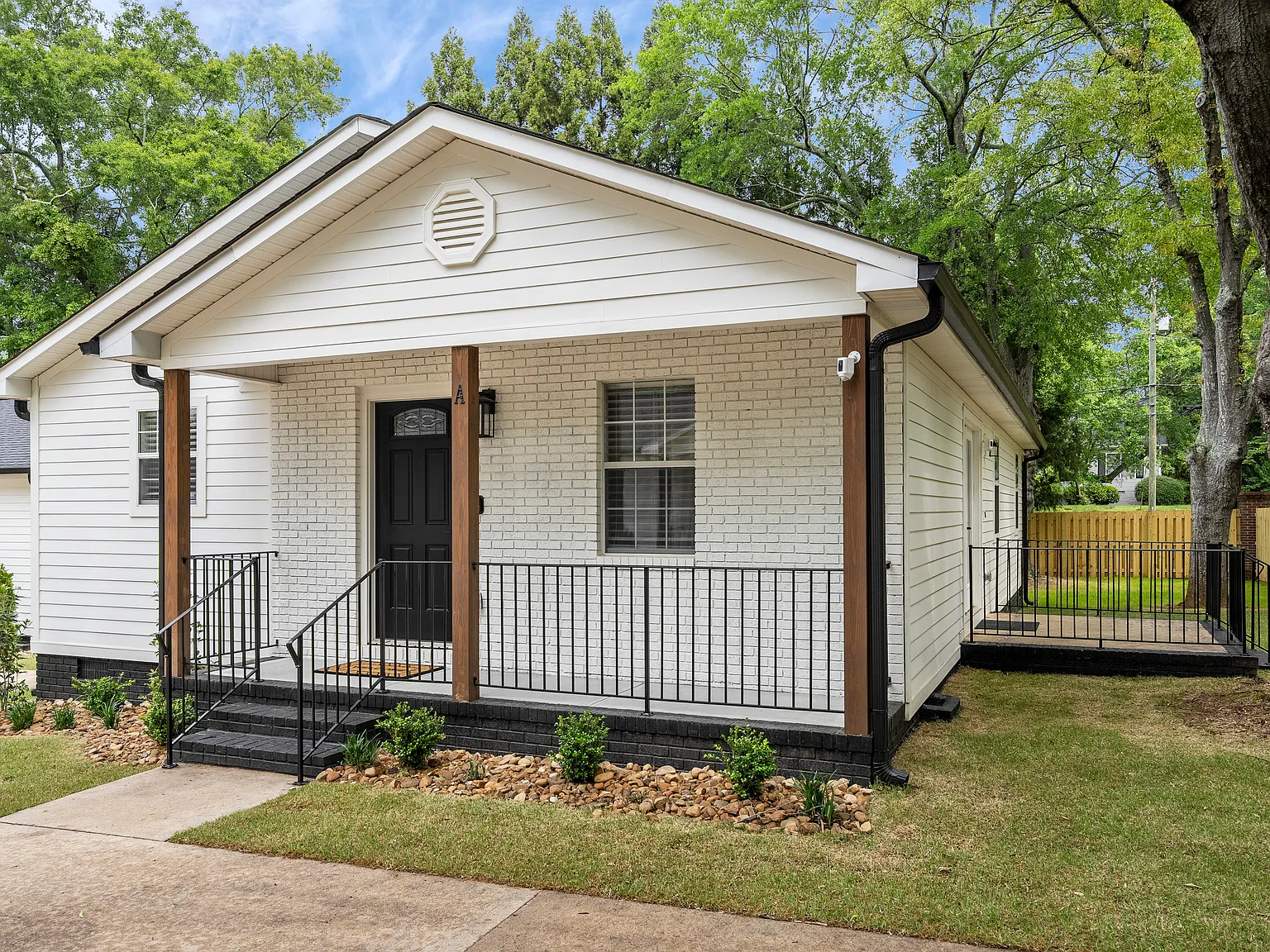 3 bed, 1253 sqft, $2,500 — Photo 2