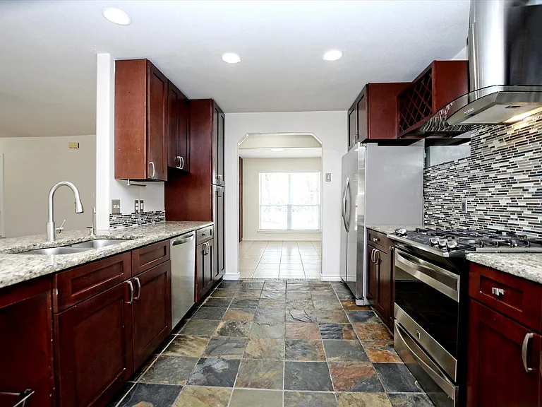 20601 Camel Back St — Photo 10