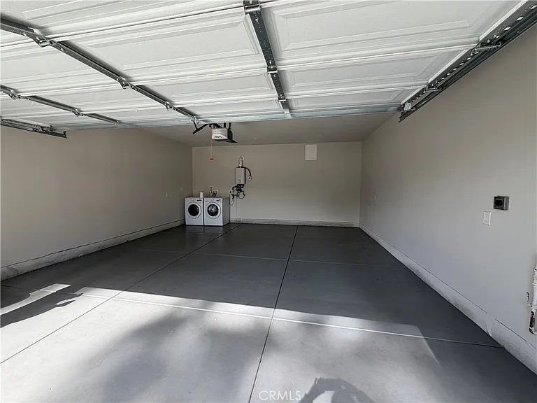 610 W Hollyvale St — Photo 15