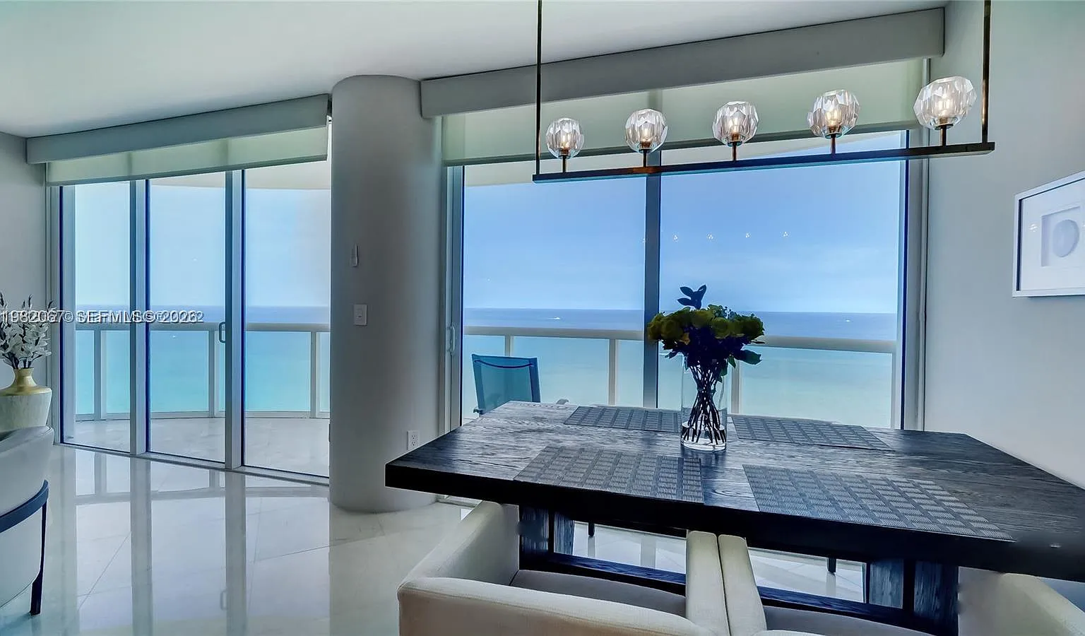 Akoya Condo — Photo 4
