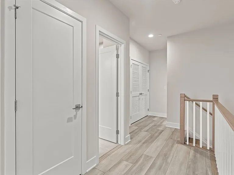 701 Brewster Aly — Photo 23